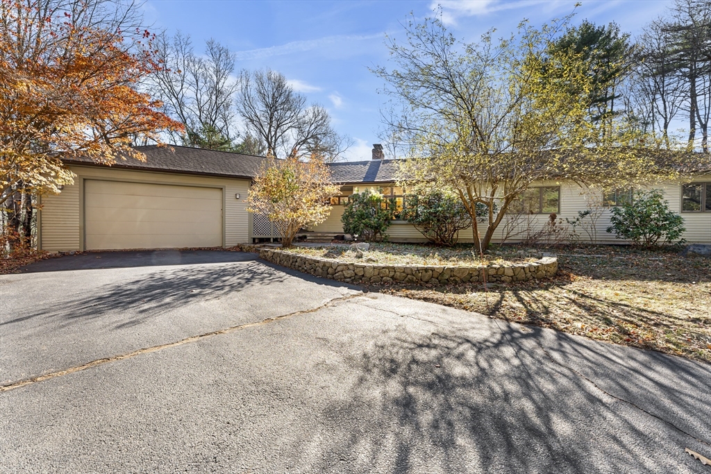 84 Davison Dr. in Lincoln