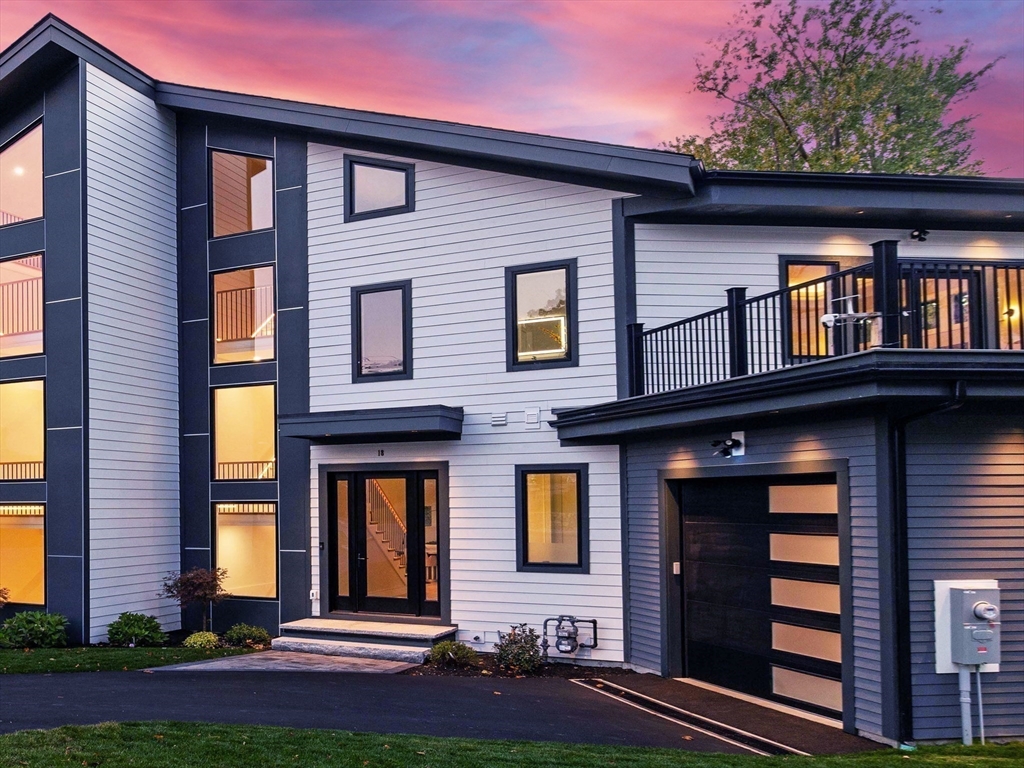 16-18 Josselyn Pl #18 in Newton Highlands