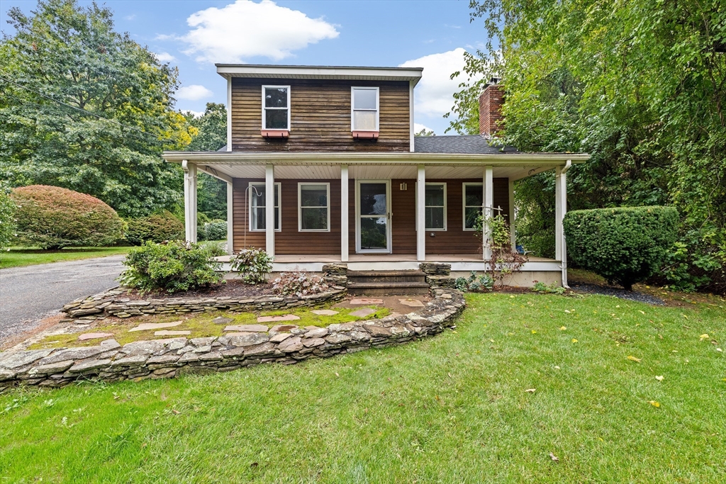 72 Precinct Street in Lakeville
