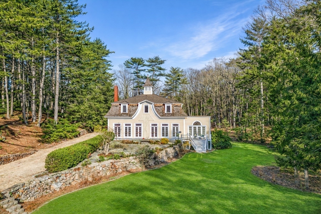48 Paine Avenue in Beverly