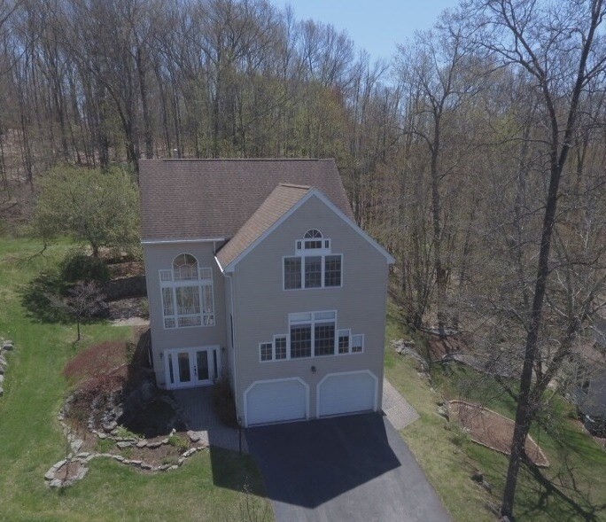 7 Tree Top Way in Methuen