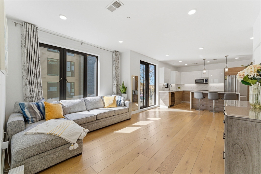 30 Penniman Rd #302 in Allston