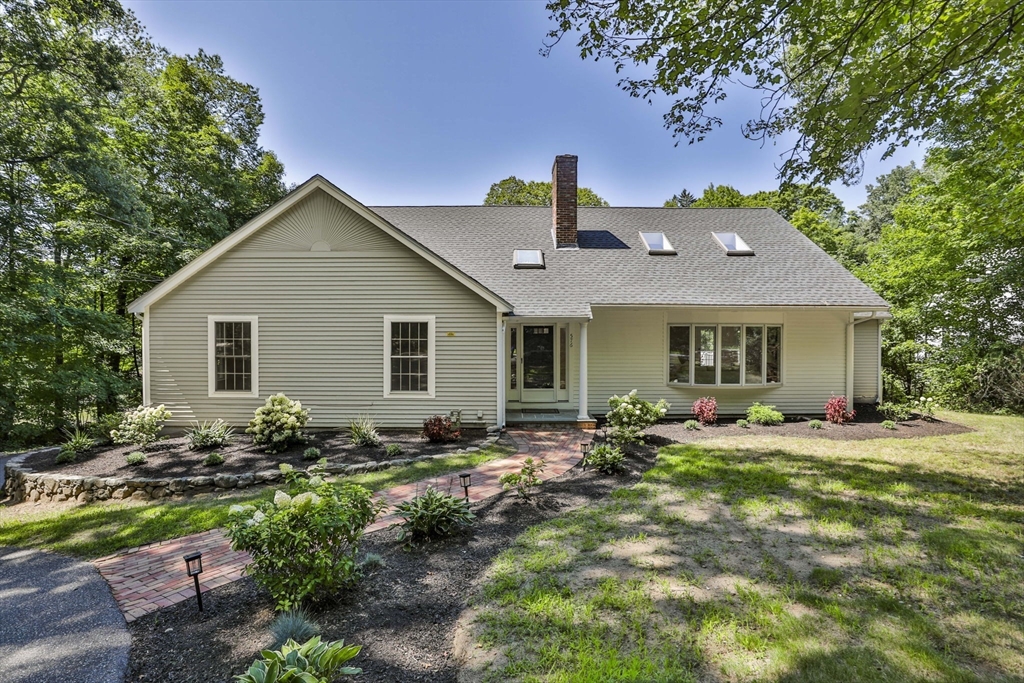 576 Grove St in Framingham