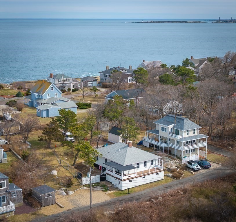 3 Vine Avenue in Rockport