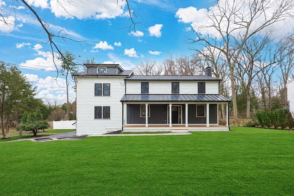 565 Elm St in Concord