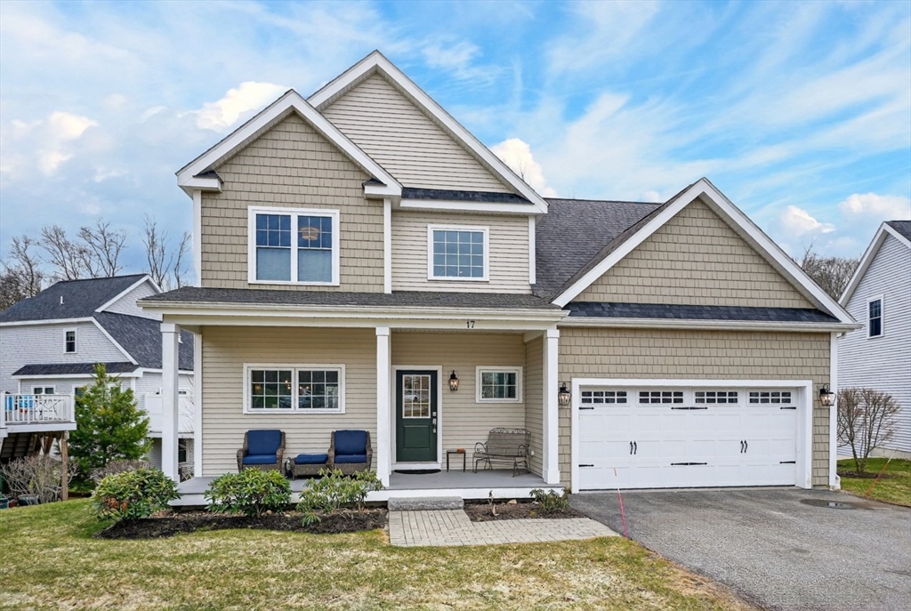 17 Stonebrook Ct in Southborough