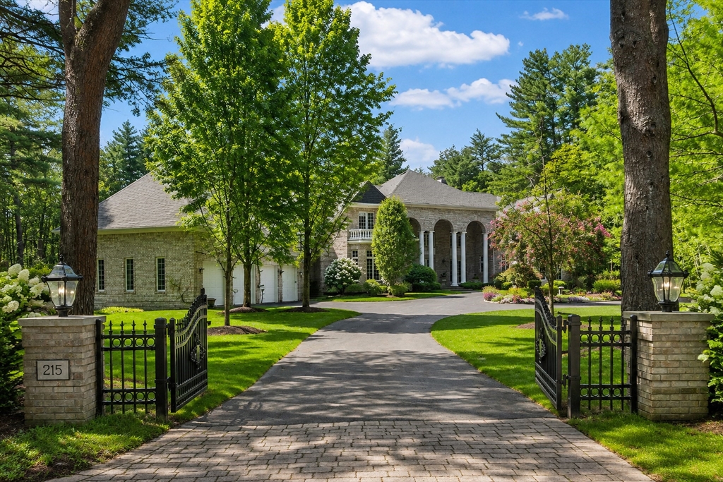 215 Monument Farm Rd in Concord