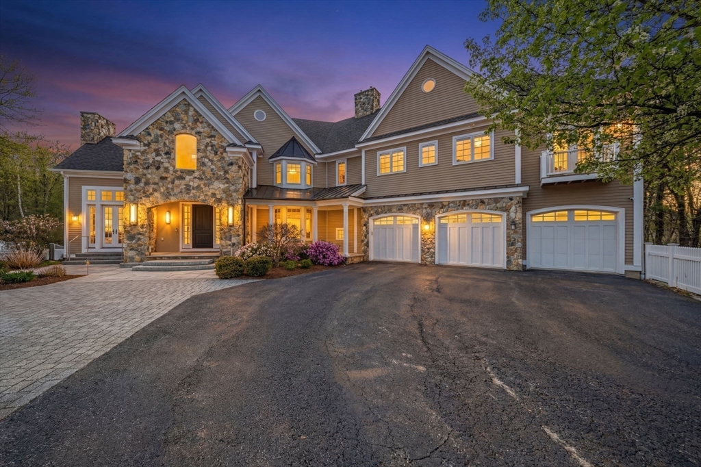 68 Prospect Hill Rd in Harvard