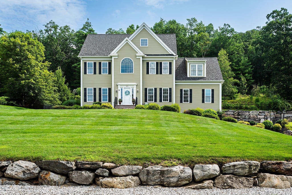 493 Taylor Rd in Stow