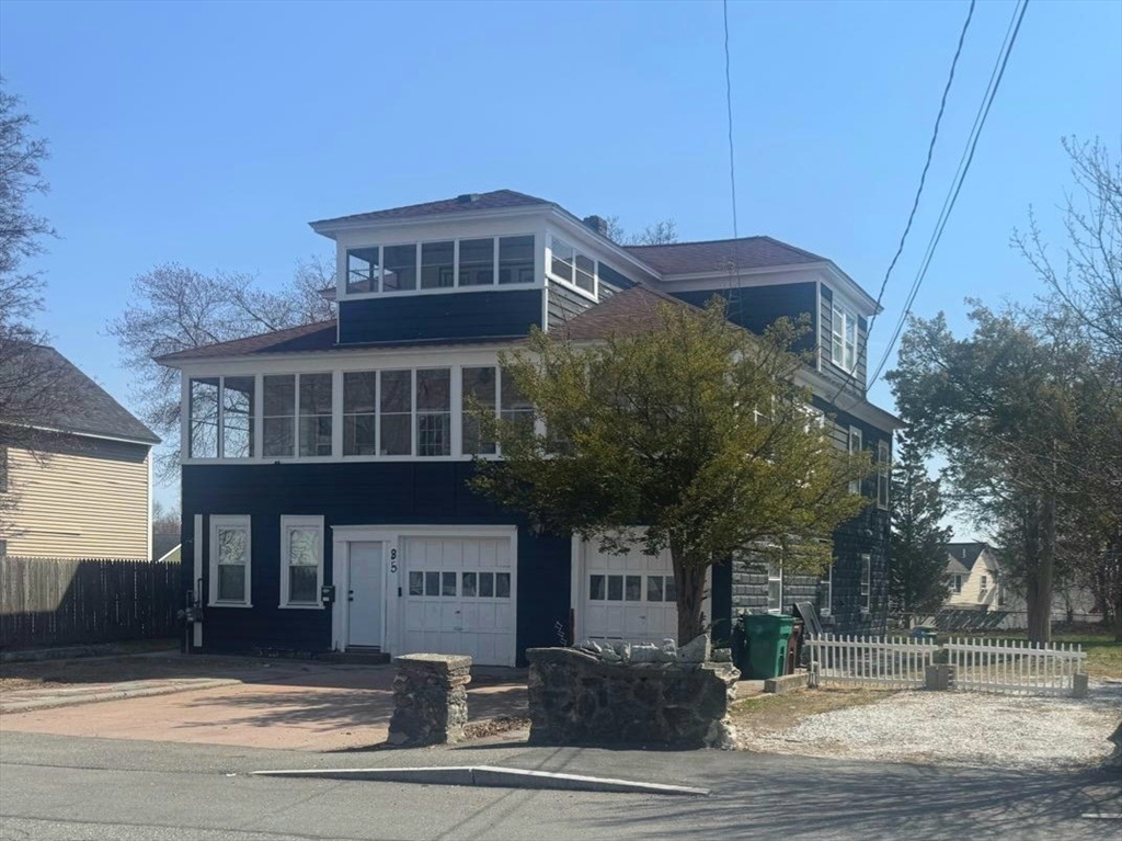 85 Seneca Street in Lowell
