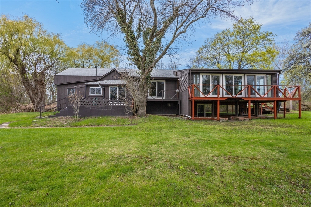 32 Morris St in Seekonk