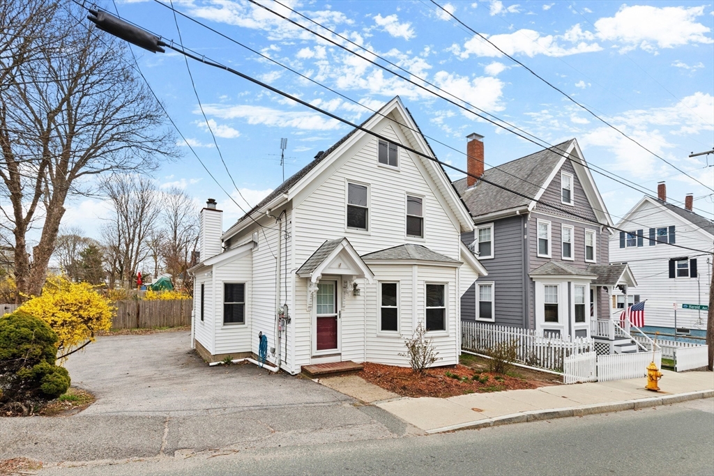 105 Centennial Ave in Gloucester