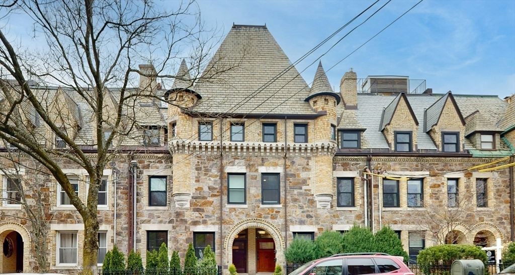 322 Tappan St #2 in Brookline