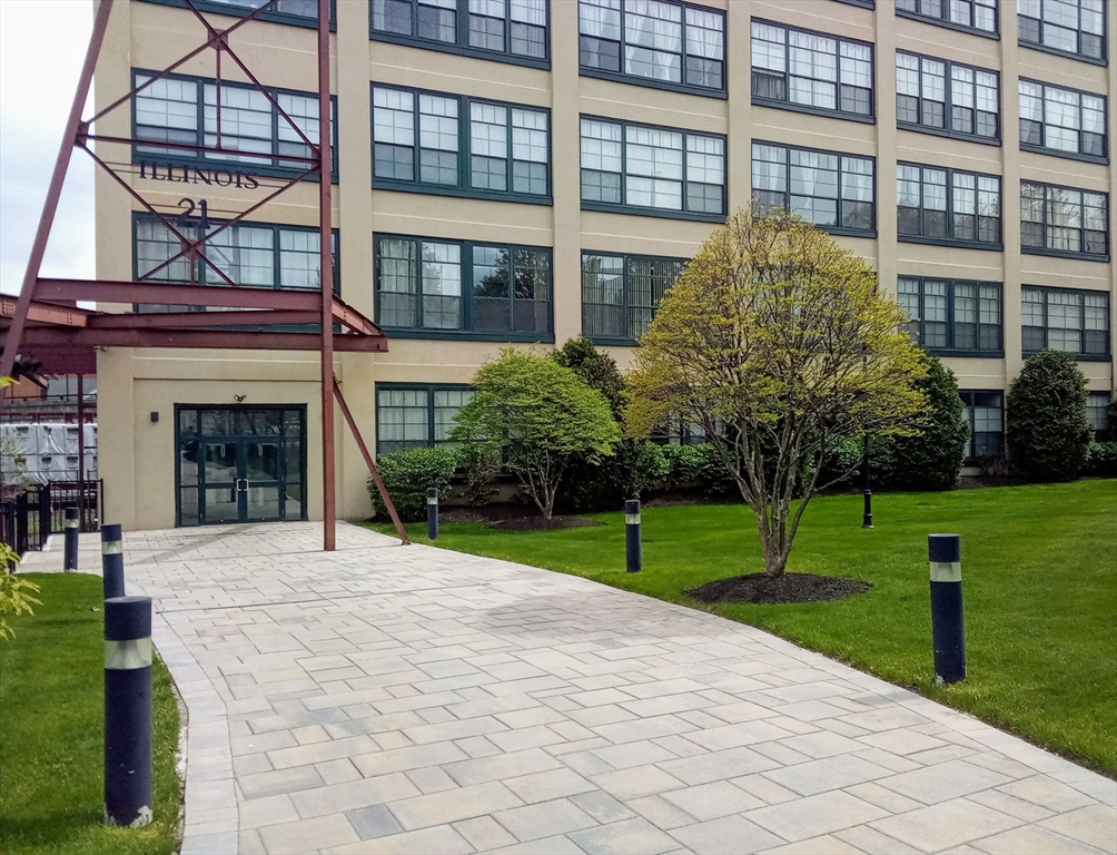 21 Illinois St #202 in Worcester
