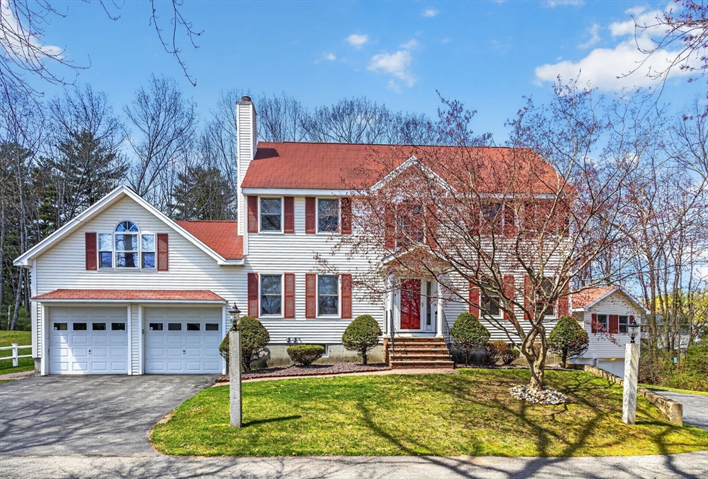 22 McRayne Hill Rd in Billerica
