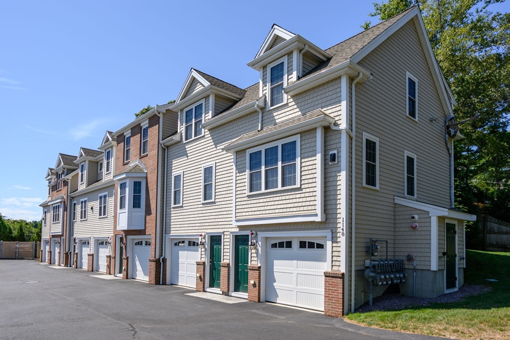 1148 Bedford St in Abington