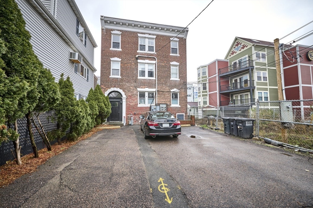 6 Bedford St Units 3R&3F in Somerville