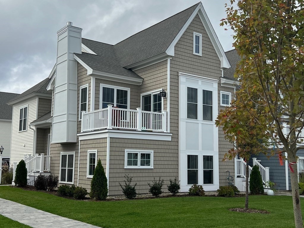 95 Sunflower Way in Plymouth