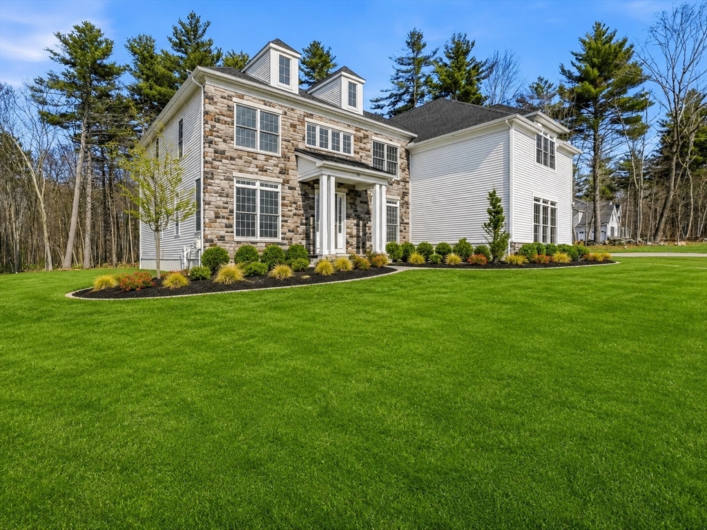 60 Chamberlain Street in Hopkinton