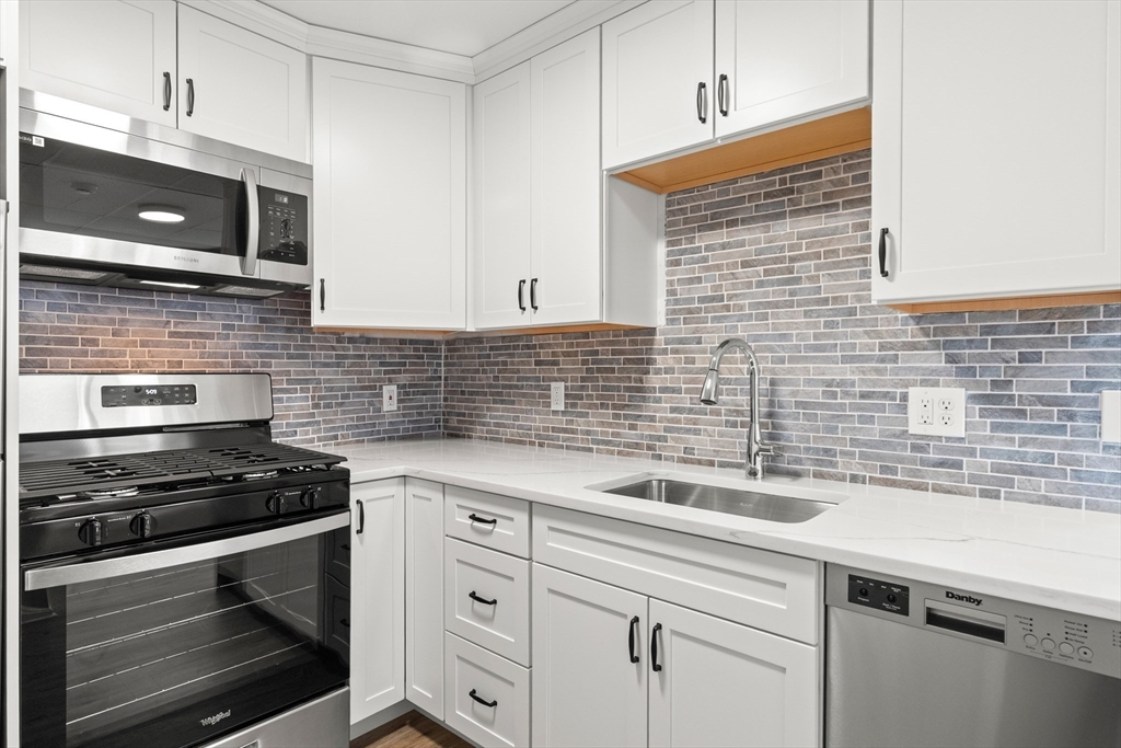 141 Prospect St #A in Gloucester