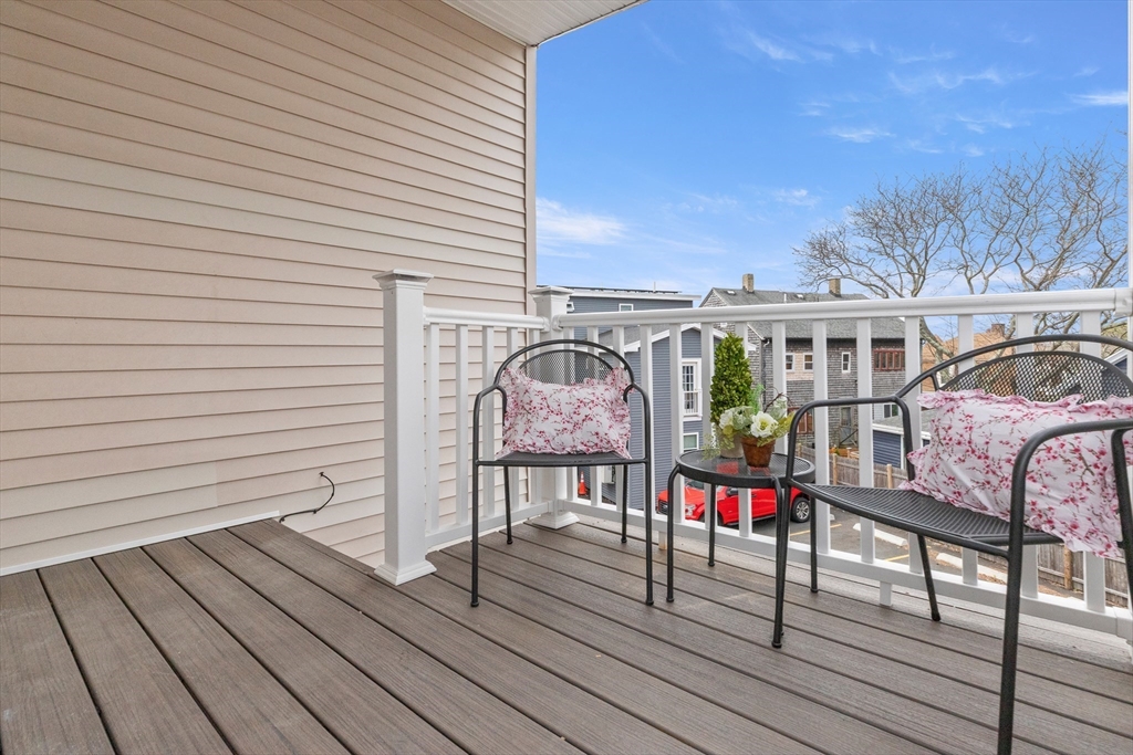 141 Prospect St #B in Gloucester