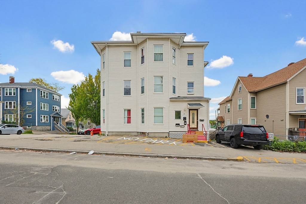 22 Hollywood St #4B in Worcester