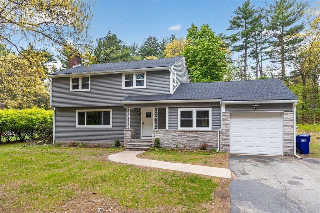 61 Jordan St in North Chelmsford