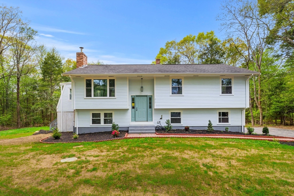 217 Dean St in Norton