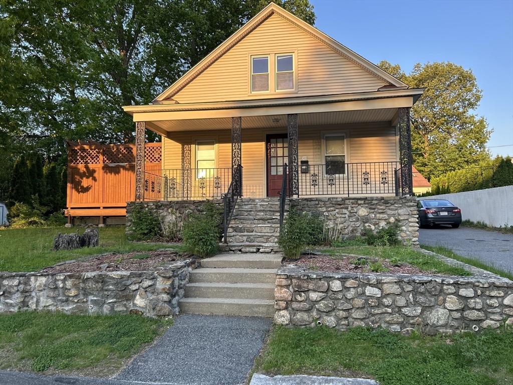 42 Ernest Ave in Worcester