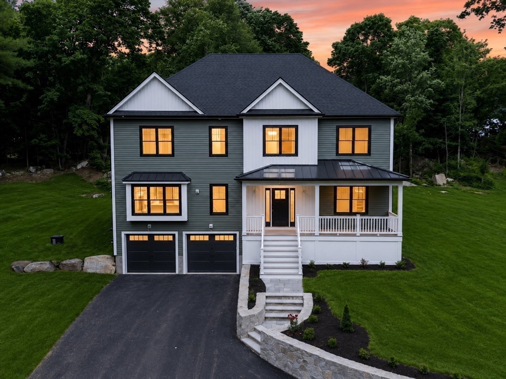 30 Mendon St in Upton