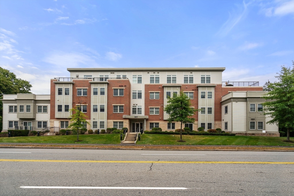 321 Hammond Pond Parkway #201 in Chestnut Hill