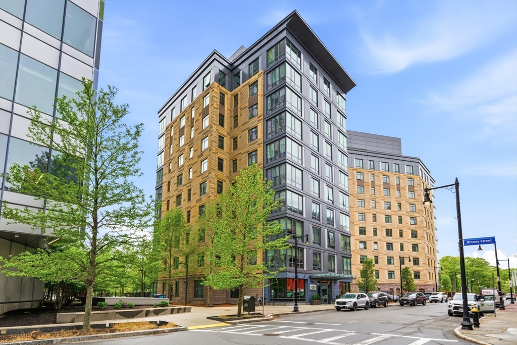 80-82 Fenwood Road #804 in Boston