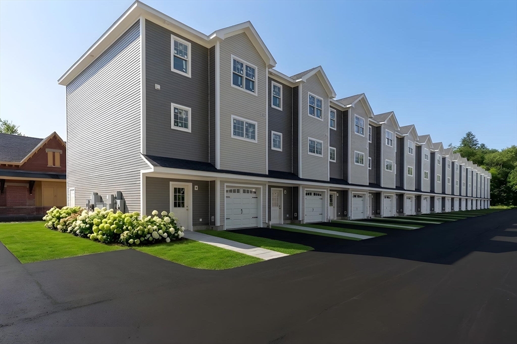 44 Dean St. #215 in Taunton