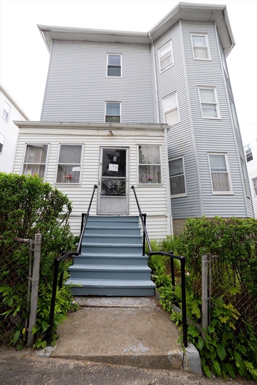 5 Suffield St in Worcester
