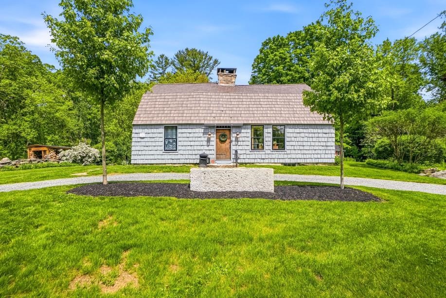 52 Elm St in Upton