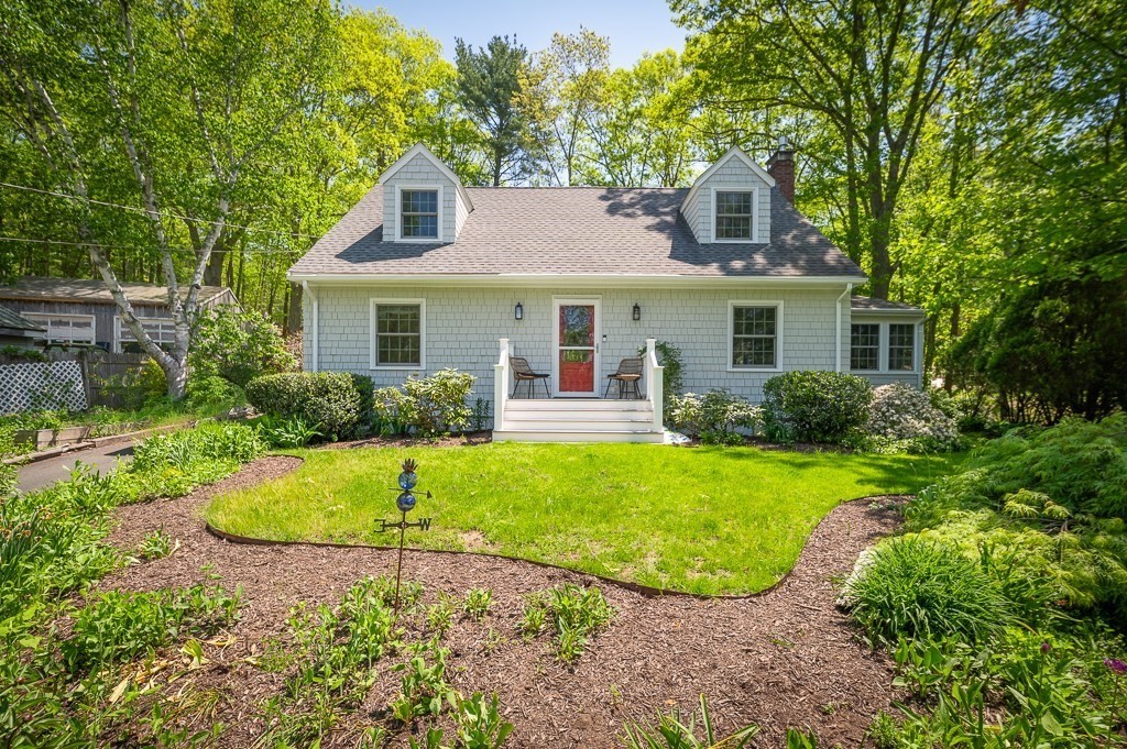 43 Woodward Ave in Gloucester