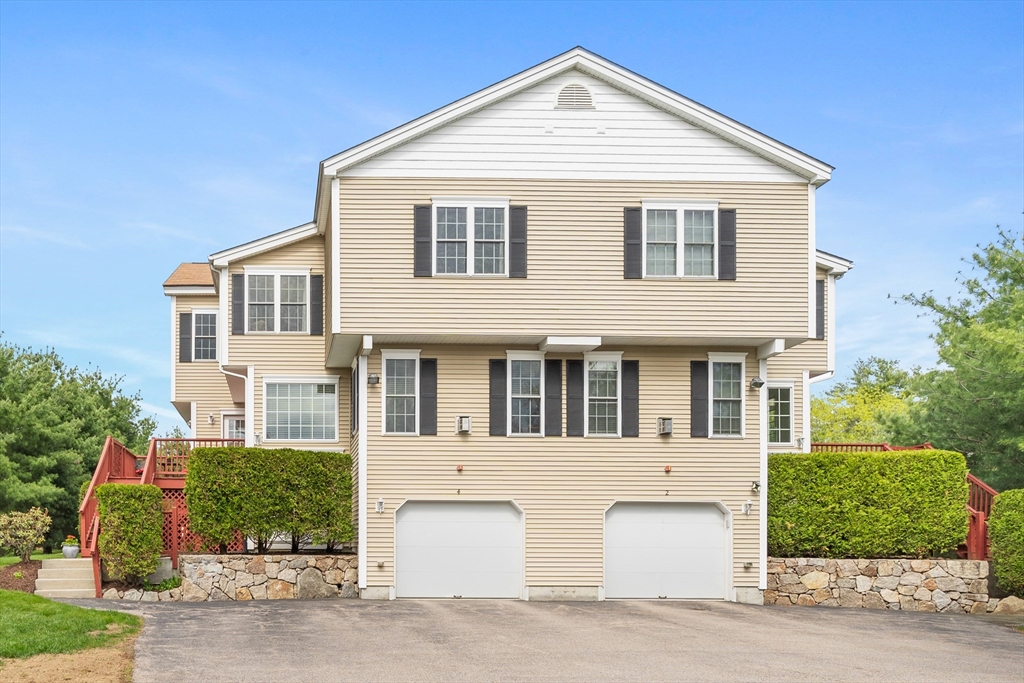 4 Paul Revere Path #4 in Hopkinton