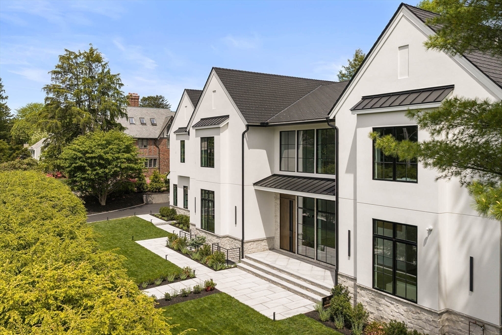 19 Bonnybrook Road in Waban