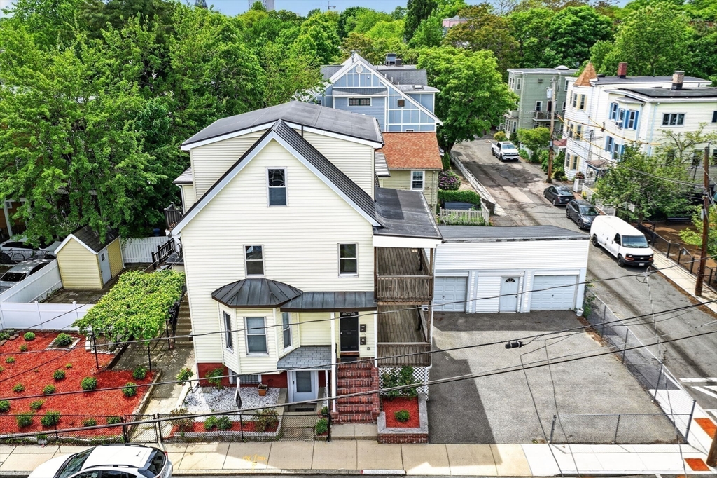 29 Hanson St #2 in Somerville