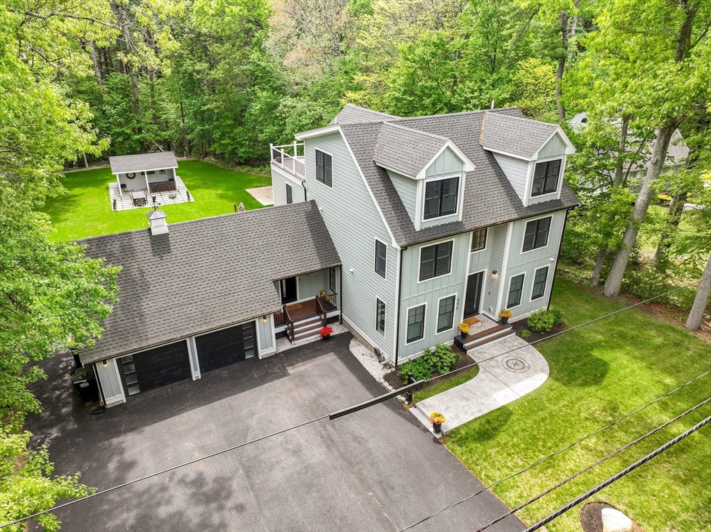 295 Gardner st in Hingham