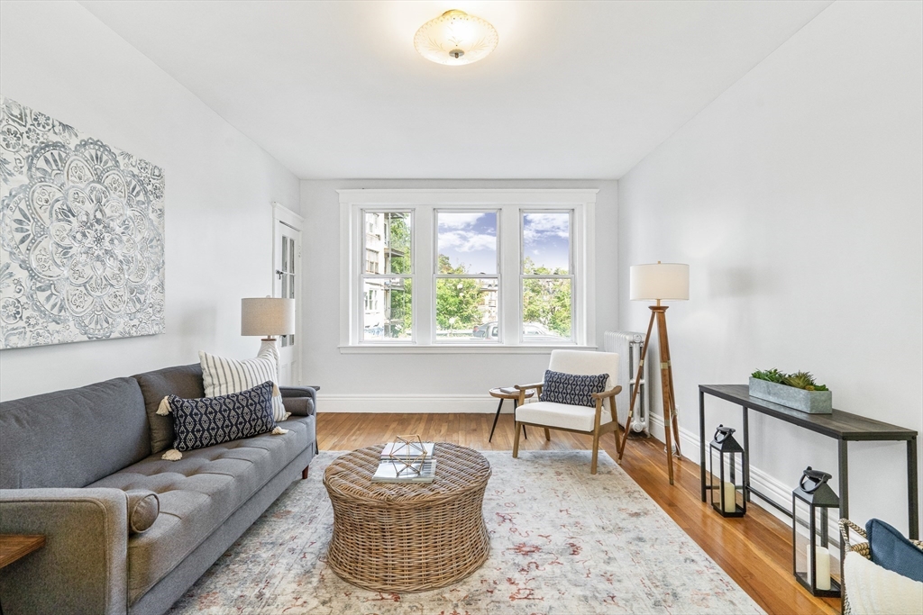 8 Kinross Rd #4 in Brighton