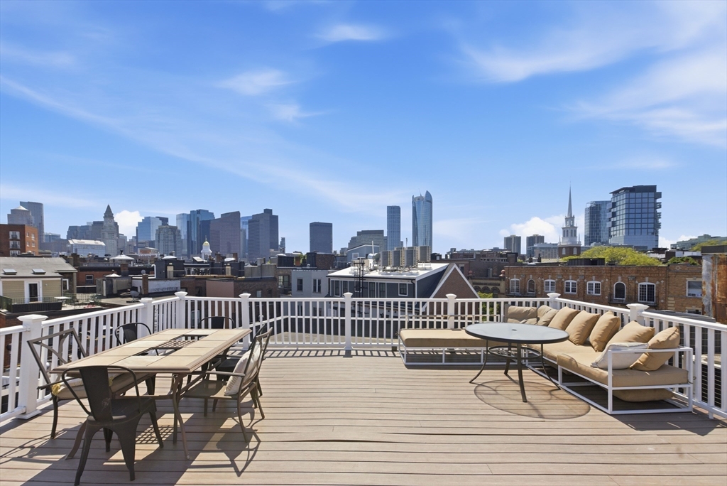 406-418 Commercial St #1A in Boston