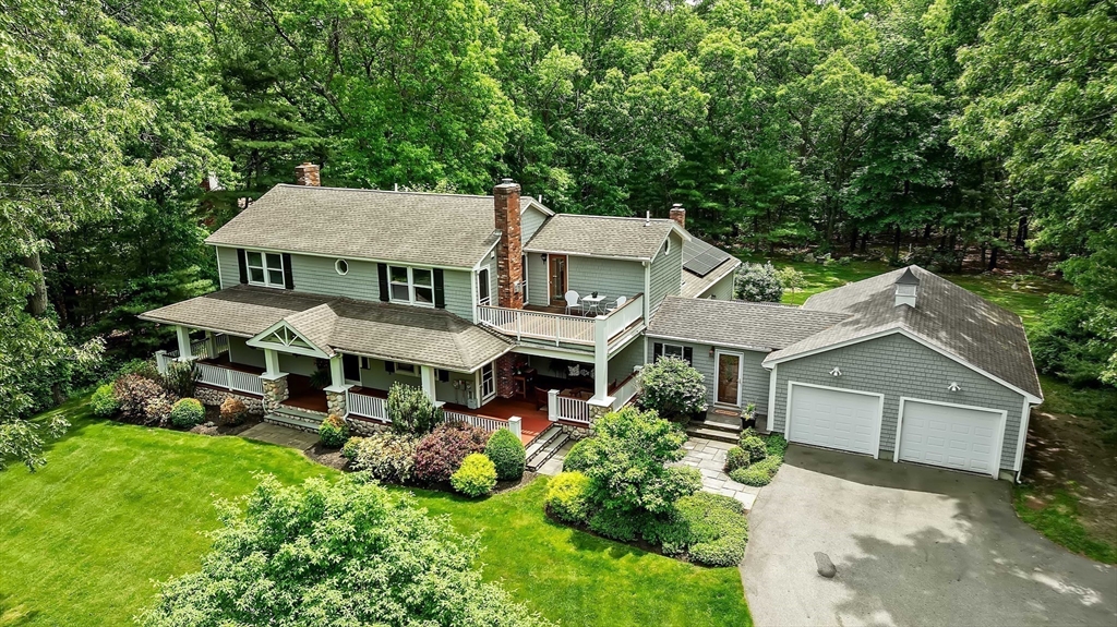 6 Brooks Hill Road in Lincoln