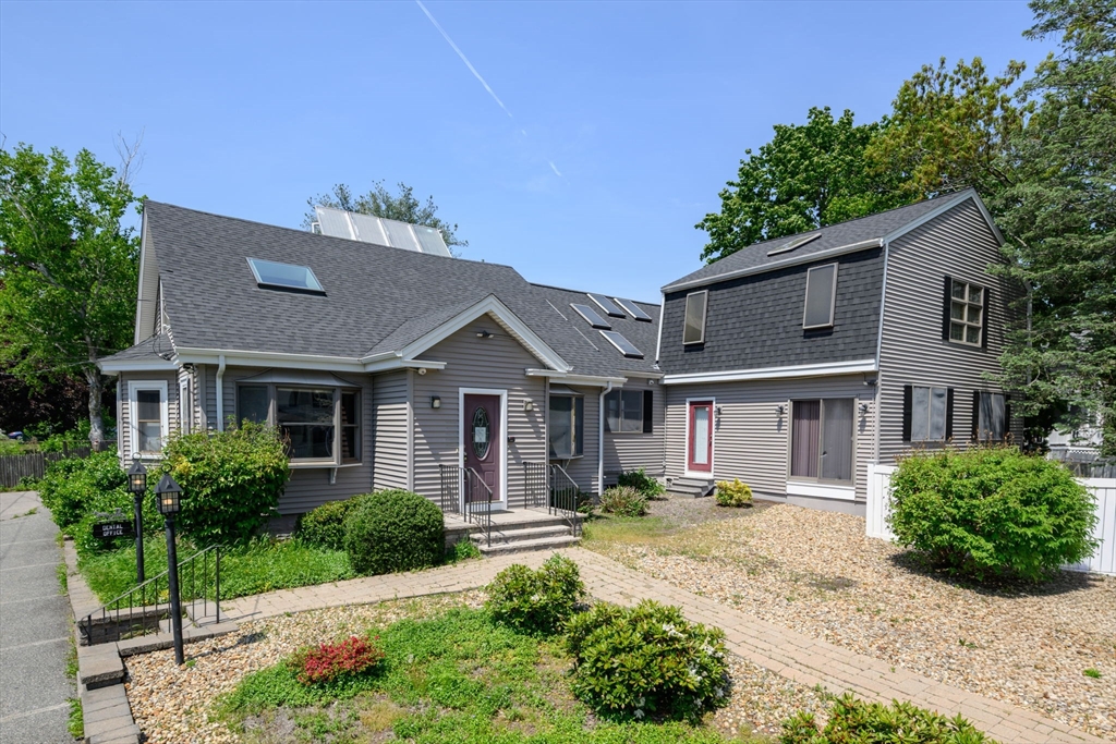 275 West Main St in Norton