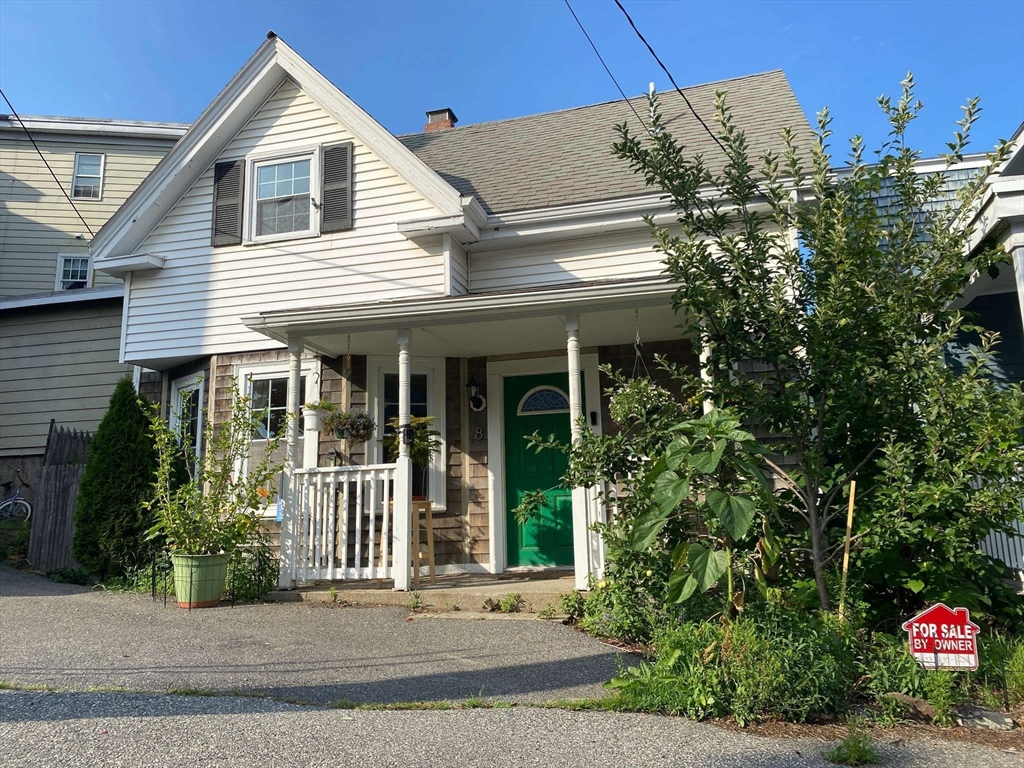 8 May St in Beverly