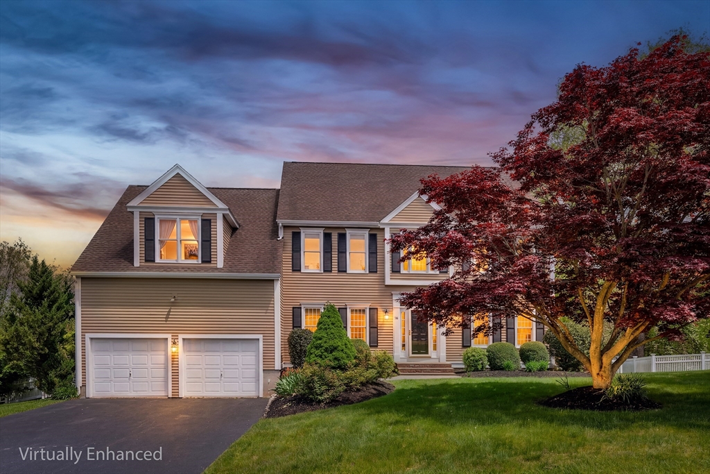 45 Piccadilly Way in Westborough