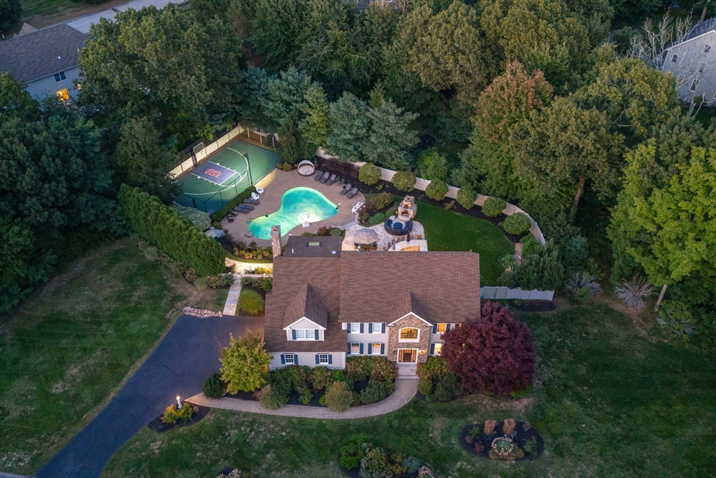 19 High Ridge Rd in Topsfield