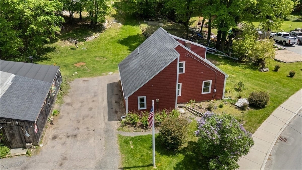 135 Hart St in Beverly