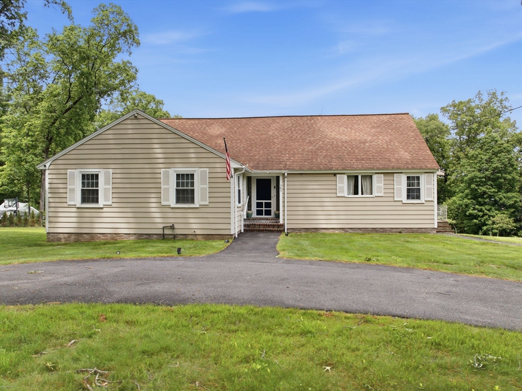 505 Lowell Street in Lynnfield