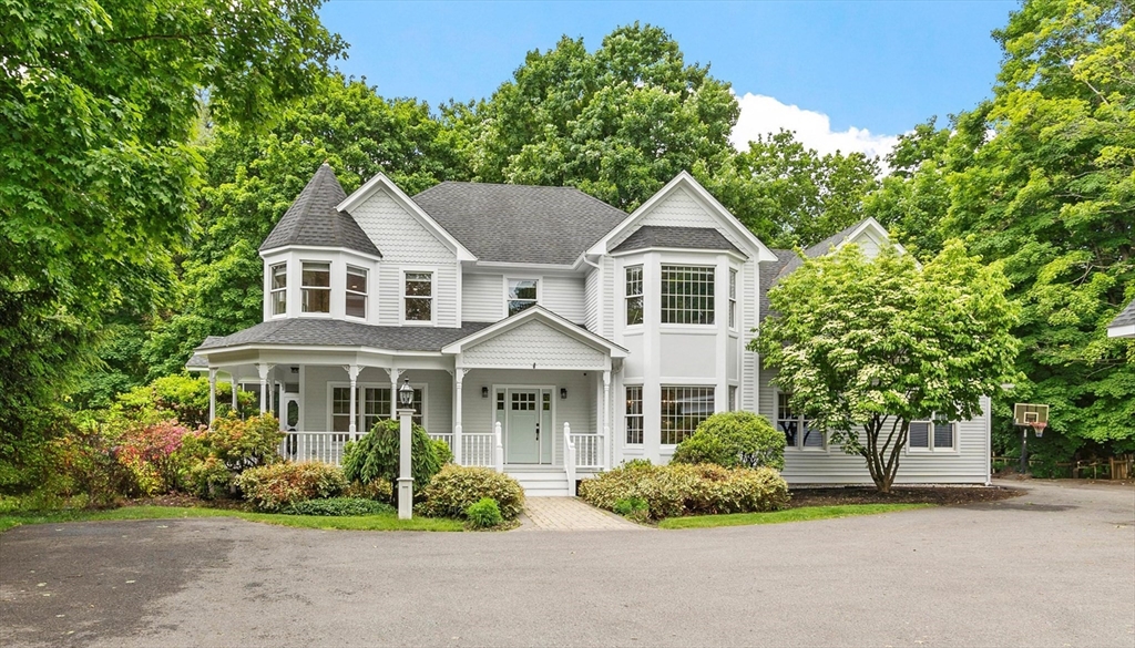 263 Elm St in Concord